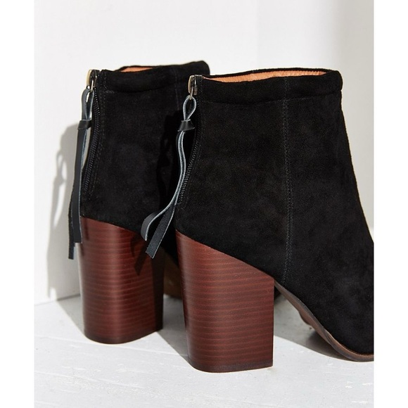 Jeffrey Campbell Suede Rumble Boot. NEVER WORN. Size 6.5 - Picture 3 of 7
